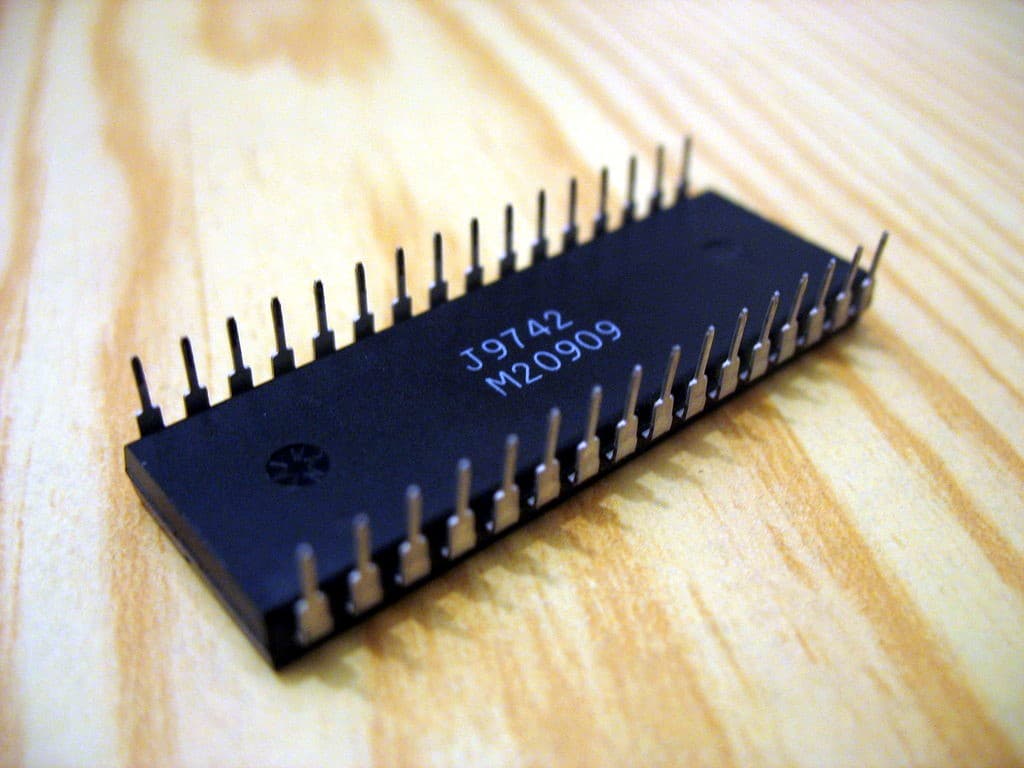 /openwrt/flashrom/raw/commit/0b39a3e00c3f1ebbcc910dfbe08ab3312afa19c1/doc/user_docs/Dip32_chip_back.jpg