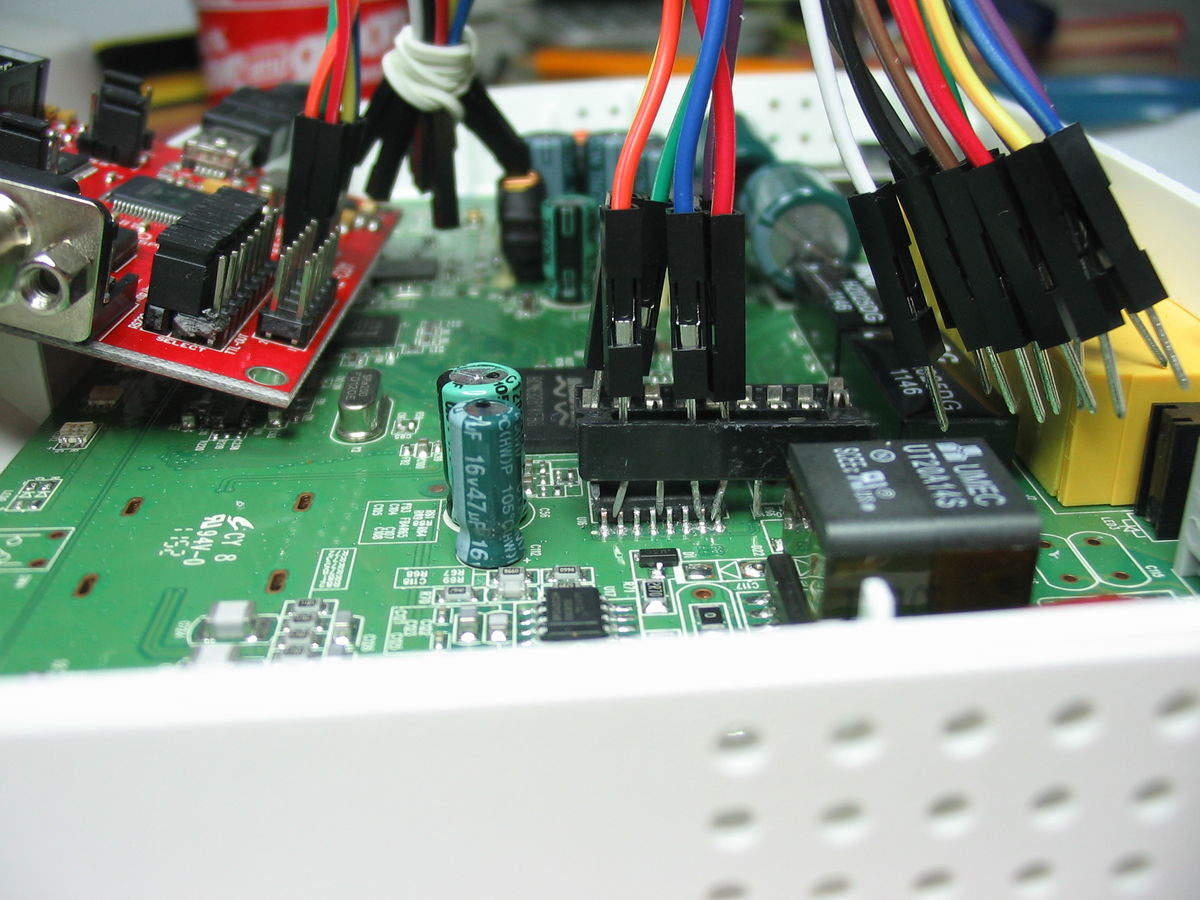 /openwrt/flashrom/raw/commit/32e5aca1a9ae395adee708a7a9c0668f9ee03755/doc/user_docs/1200px-DIP_socket_as_SOIC_clip.jpg
