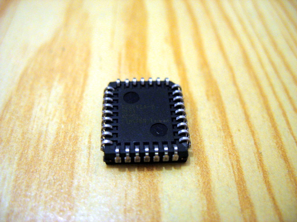 /openwrt/flashrom/raw/commit/32e5aca1a9ae395adee708a7a9c0668f9ee03755/doc/user_docs/Plcc32_chip_back.jpg