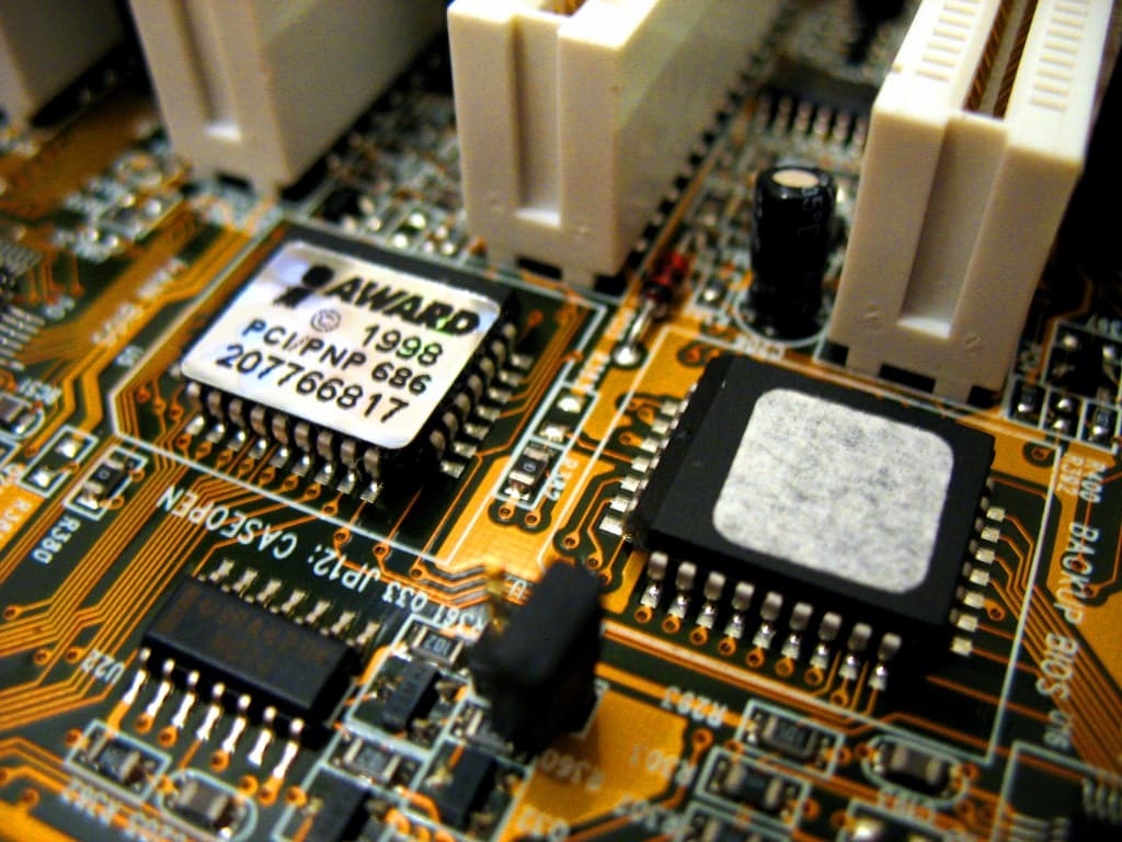 /openwrt/flashrom/raw/commit/b41fc1709998dd3eba48b042a00db509503bf2fb/doc/user_docs/Dual_plcc32_soldered.jpg