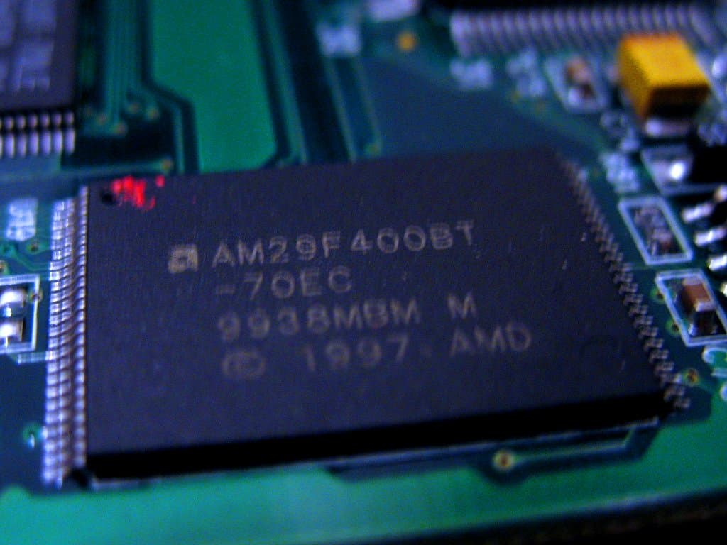 /openwrt/flashrom/raw/commit/b41fc1709998dd3eba48b042a00db509503bf2fb/doc/user_docs/Soldered_tsop48.jpg